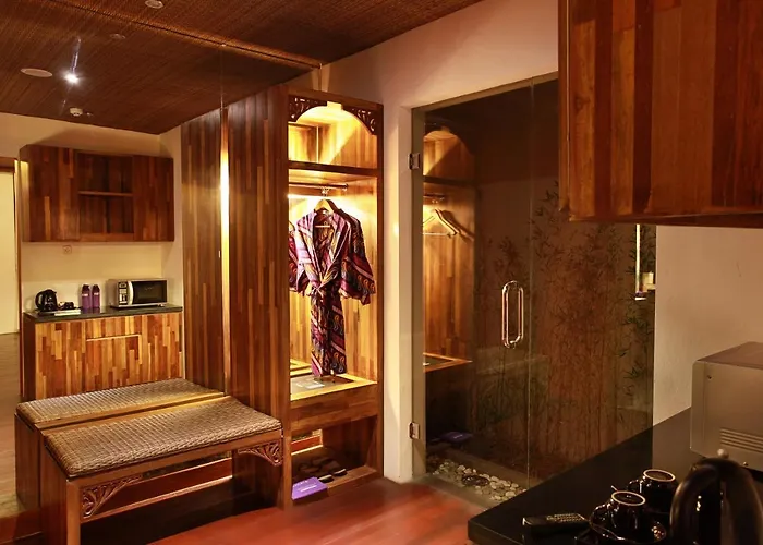 Grand Mega & Bali 4* Kuta Lombok